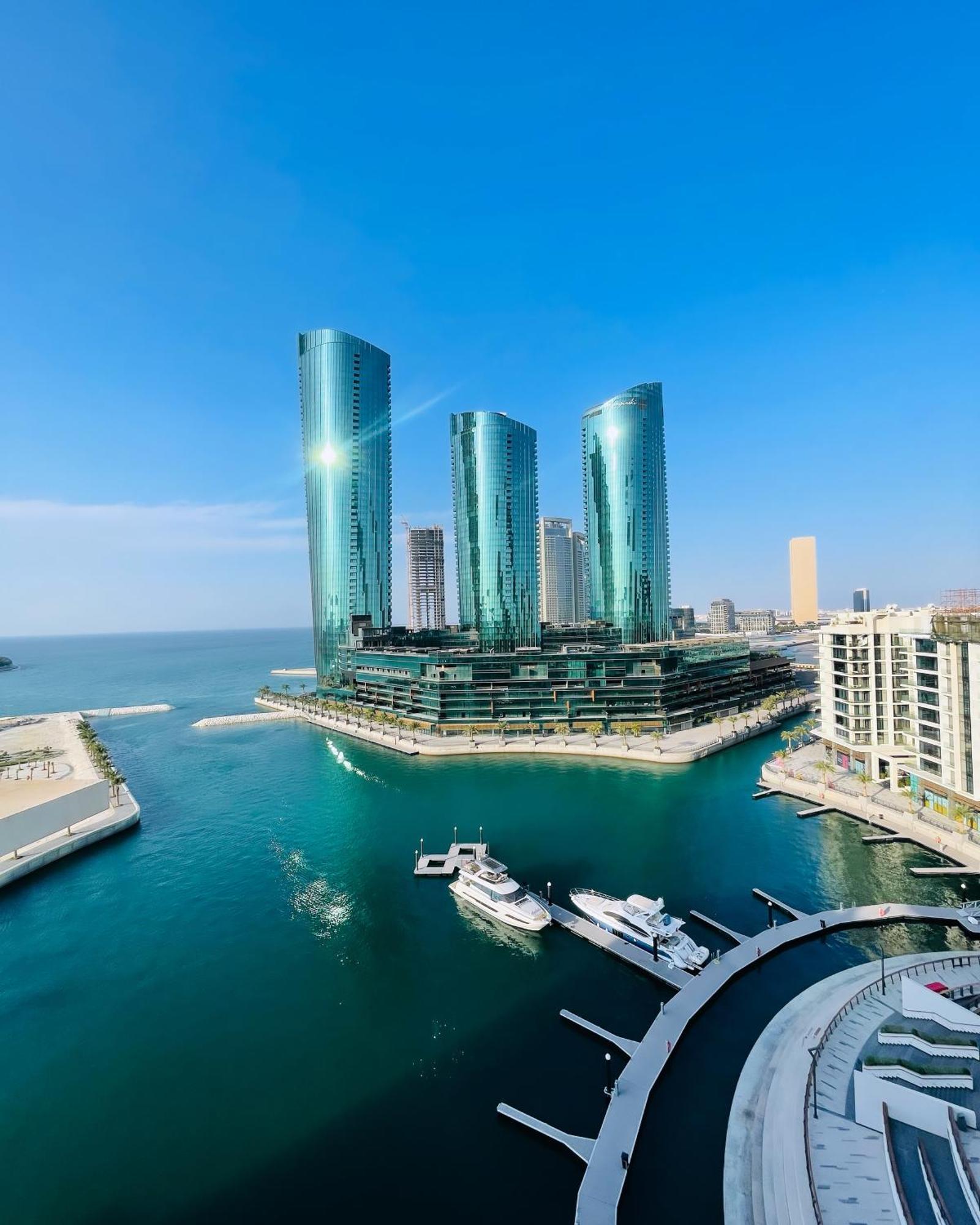 Charthouse Bahrain Hotel มานามา ภายนอก รูปภาพ The complex in 2018