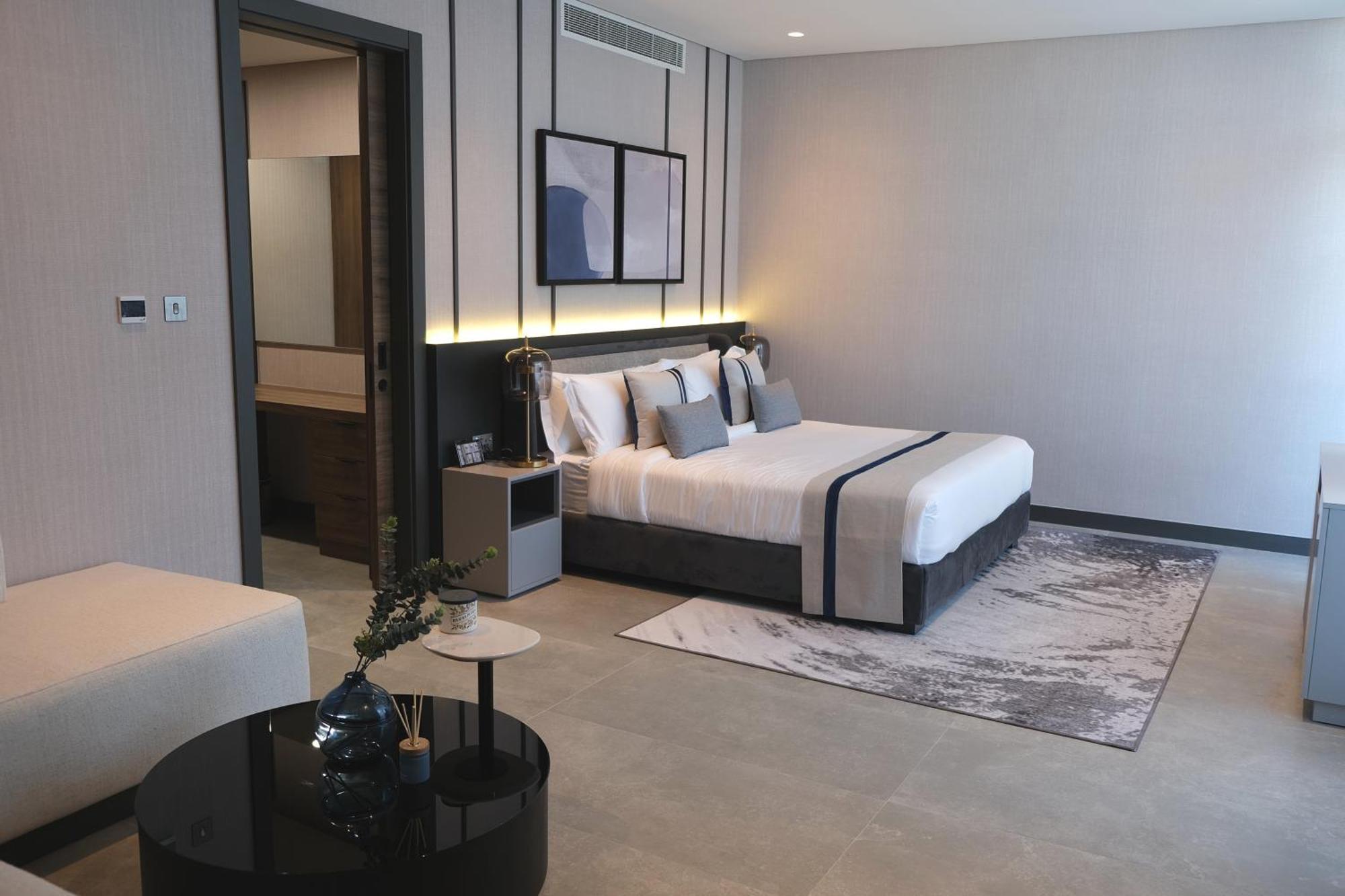 Charthouse Bahrain Hotel มานามา ภายนอก รูปภาพ A bedroom at the hotel