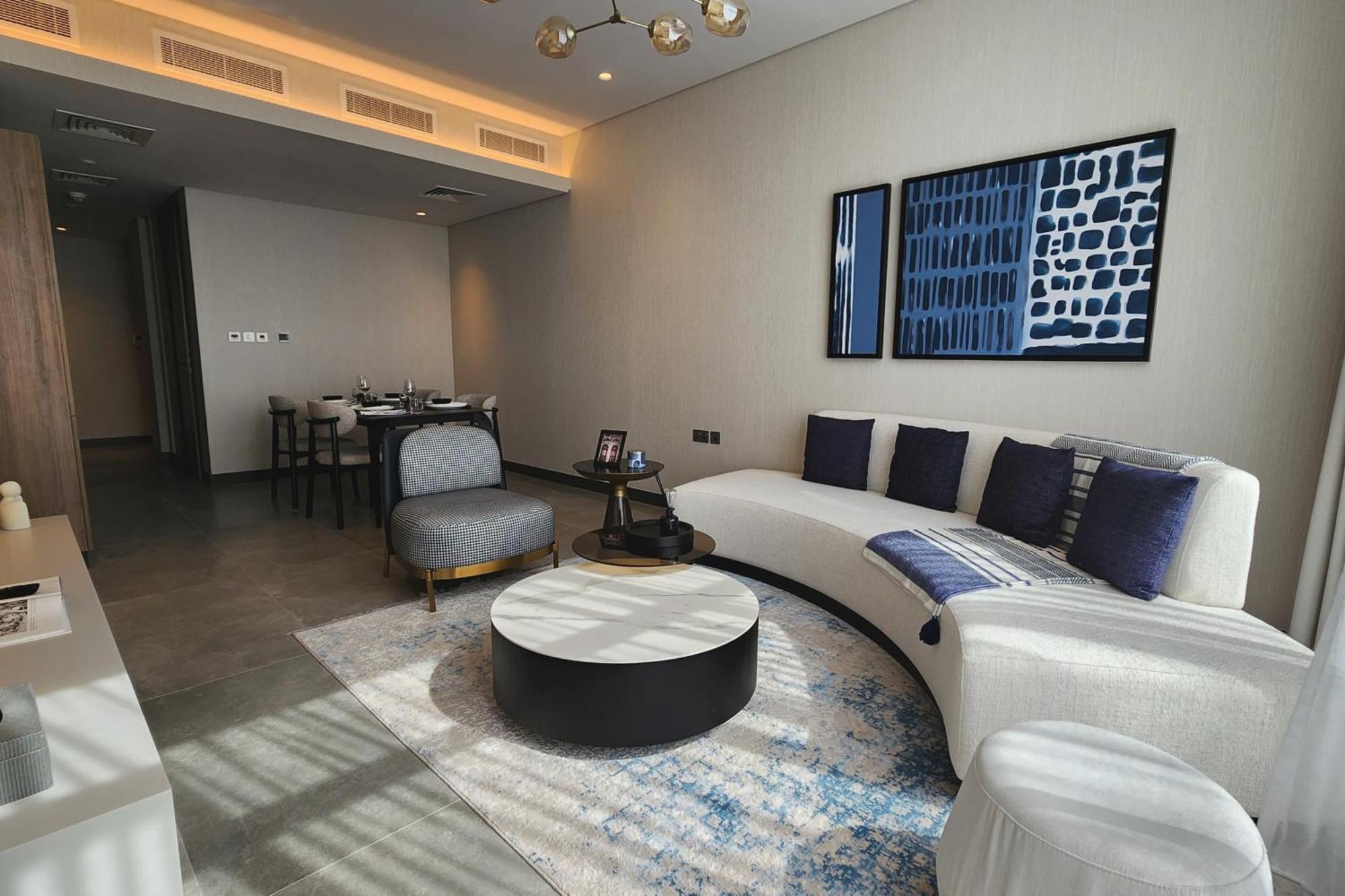 Charthouse Bahrain Hotel มานามา ภายนอก รูปภาพ A living room at the Ritz-Carlton, DIFC