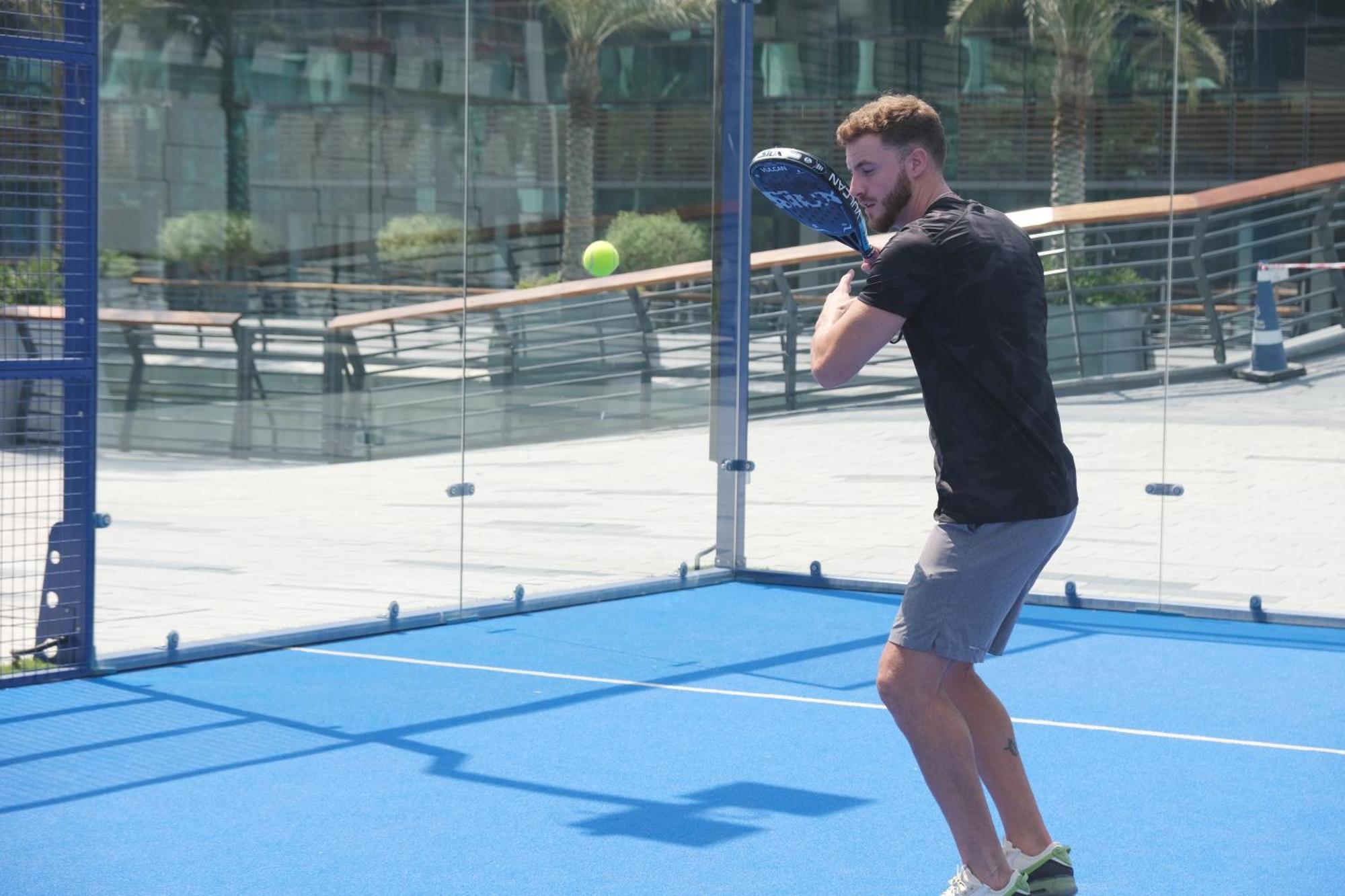 Charthouse Bahrain Hotel มานามา ภายนอก รูปภาพ A player in action